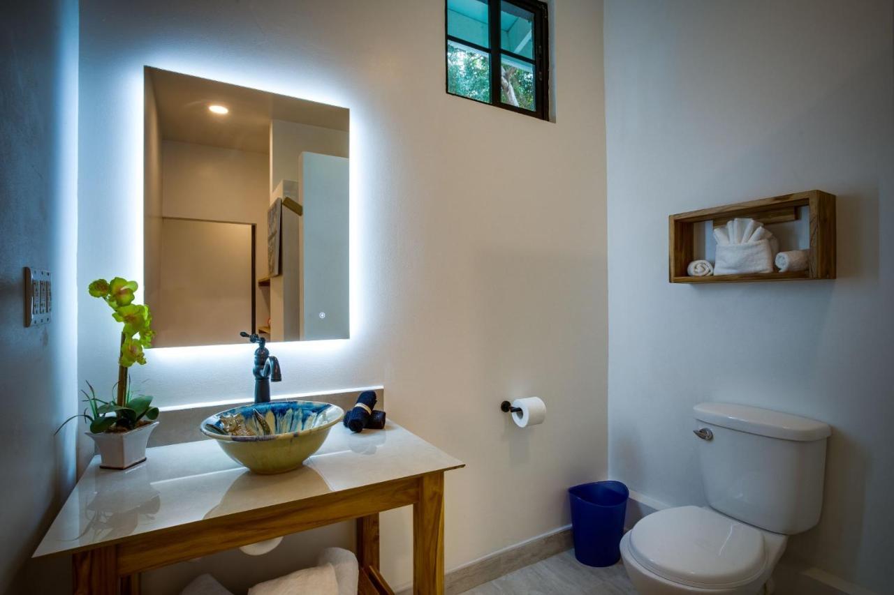 The Sea Glass Inn Placencia Esterno foto